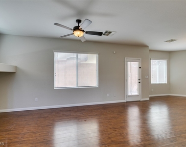 9341 Colorful Rainbow Avenue - Photo Thumbnail 4
