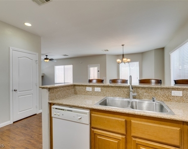 9341 Colorful Rainbow Avenue - Photo Thumbnail 26