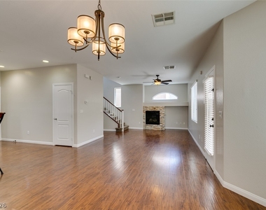 9341 Colorful Rainbow Avenue - Photo Thumbnail 18