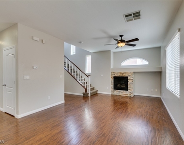 9341 Colorful Rainbow Avenue - Photo Thumbnail 8