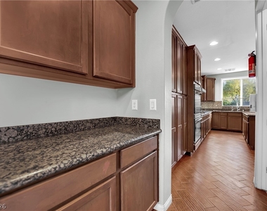 11631 Suburban Road - Photo Thumbnail 16