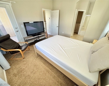 9303 Gilcrease Avenue - Photo Thumbnail 11