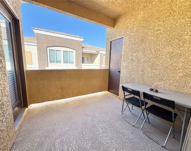 9303 Gilcrease Avenue - Photo Thumbnail 6