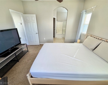 9303 Gilcrease Avenue - Photo Thumbnail 12