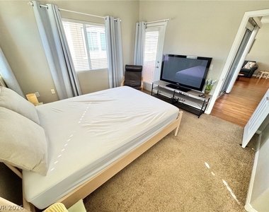 9303 Gilcrease Avenue - Photo Thumbnail 14