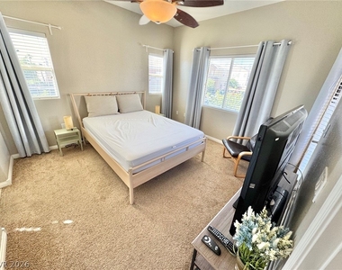 9303 Gilcrease Avenue - Photo Thumbnail 15