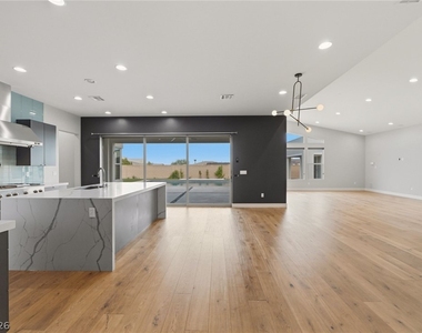8380 Mojave Creek Court - Photo Thumbnail 7