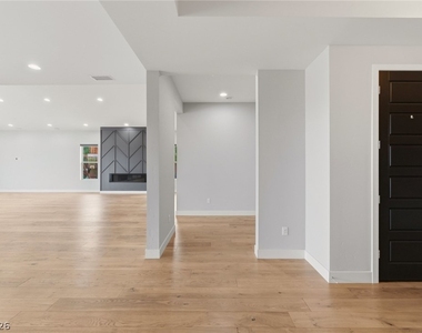 8380 Mojave Creek Court - Photo Thumbnail 5