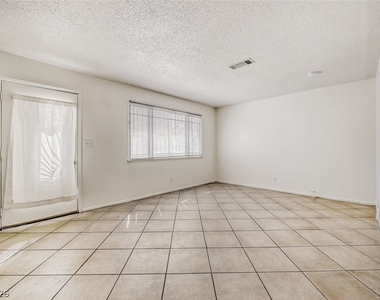 1272 Lawry Avenue - Photo Thumbnail 11