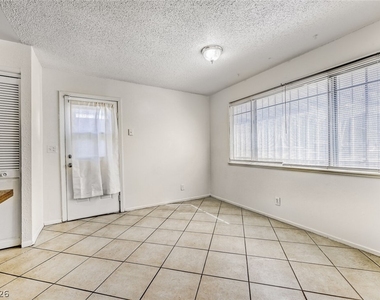 1272 Lawry Avenue - Photo Thumbnail 13