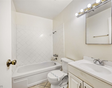 1272 Lawry Avenue - Photo Thumbnail 5