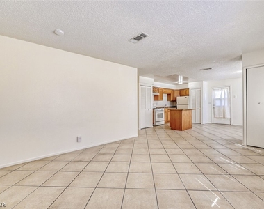 1272 Lawry Avenue - Photo Thumbnail 12