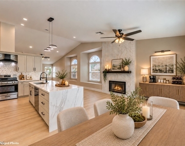 7633 Prairie Corners Drive - Photo Thumbnail 3