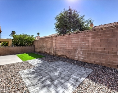 7633 Prairie Corners Drive - Photo Thumbnail 30