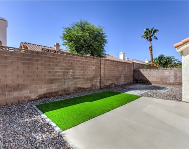 7633 Prairie Corners Drive - Photo Thumbnail 28
