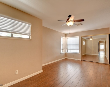 5257 Crooked Valley Drive - Photo Thumbnail 10