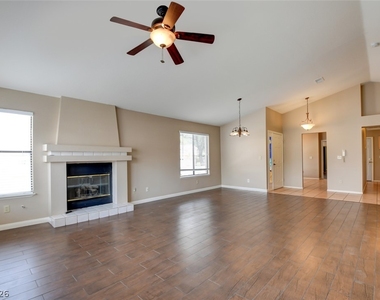 5257 Crooked Valley Drive - Photo Thumbnail 8