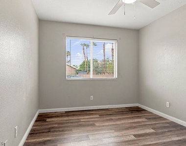 7812 Silver Mallard Avenue - Photo Thumbnail 68