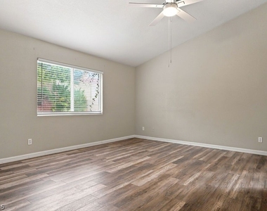 7812 Silver Mallard Avenue - Photo Thumbnail 23