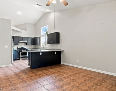 7812 Silver Mallard Avenue - Photo Thumbnail 20