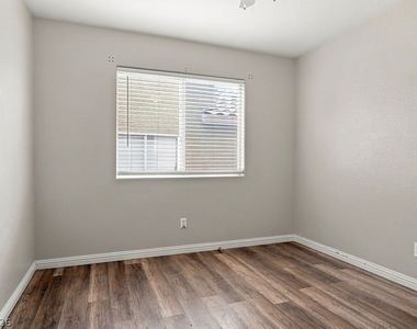 7812 Silver Mallard Avenue - Photo Thumbnail 36