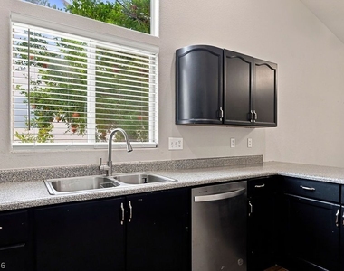 7812 Silver Mallard Avenue - Photo Thumbnail 22