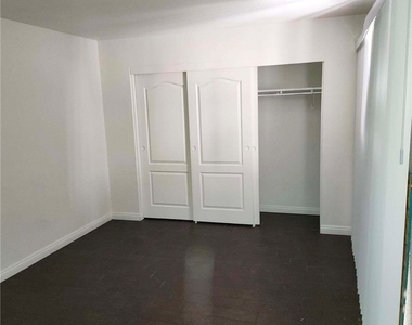 2616 Lynnwood Street - Photo Thumbnail 2