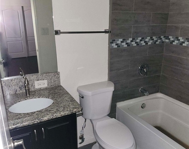 2616 Lynnwood Street - Photo Thumbnail 7