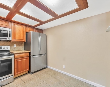 3930 University Center Drive - Photo Thumbnail 7