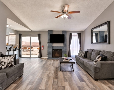 533 Sheffield Drive - Photo Thumbnail 6