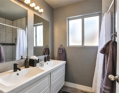 533 Sheffield Drive - Photo Thumbnail 10