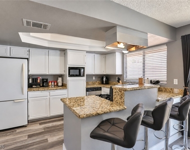 533 Sheffield Drive - Photo Thumbnail 3