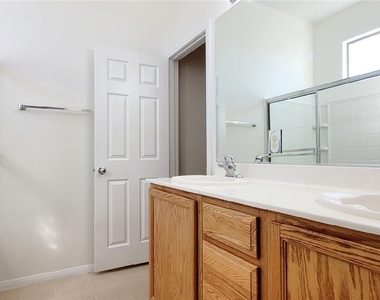 5616 Clotidle Soupert Court - Photo Thumbnail 14
