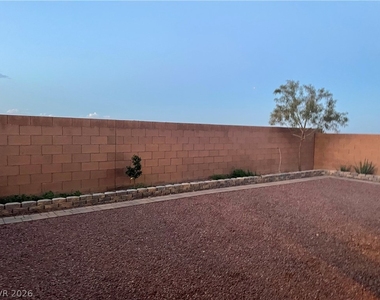 8222 Grizzly Peak Drive - Photo Thumbnail 17