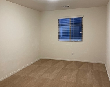 8222 Grizzly Peak Drive - Photo Thumbnail 12