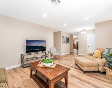 3942 Avocado Drive - Photo Thumbnail 4