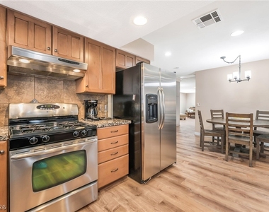 3942 Avocado Drive - Photo Thumbnail 7