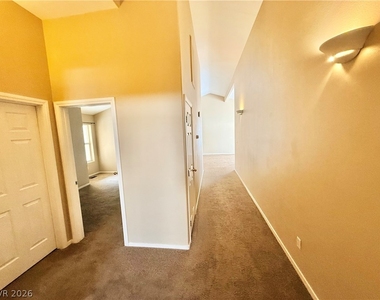 5908 E Badlands Lane - Photo Thumbnail 6
