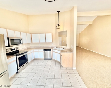 5908 E Badlands Lane - Photo Thumbnail 2
