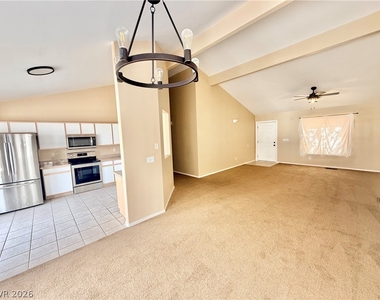 5908 E Badlands Lane - Photo Thumbnail 5