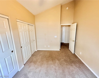 5908 E Badlands Lane - Photo Thumbnail 14