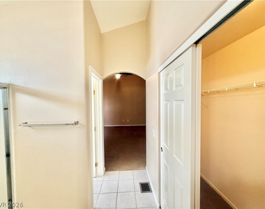 5908 E Badlands Lane - Photo Thumbnail 9