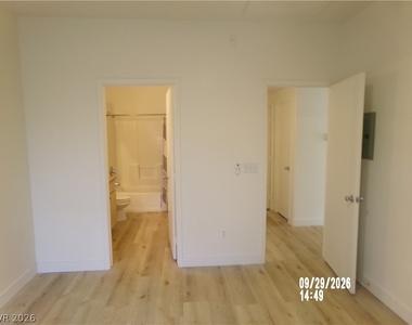 8250 N Grand Canyon Drive - Photo Thumbnail 12