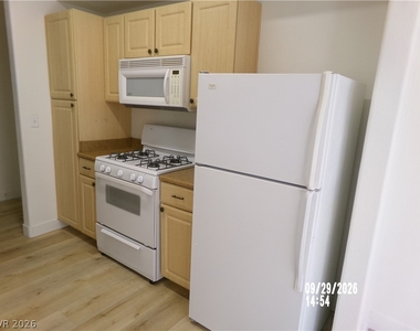 8250 N Grand Canyon Drive - Photo Thumbnail 7