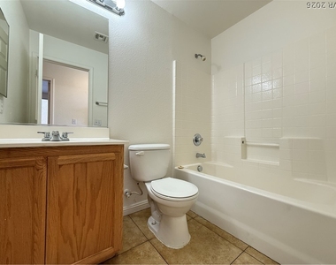 6546 Marco Vista Avenue - Photo Thumbnail 24