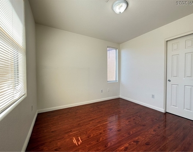 6546 Marco Vista Avenue - Photo Thumbnail 22