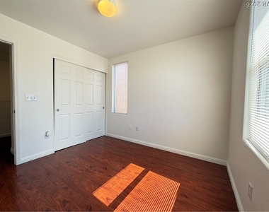 6546 Marco Vista Avenue - Photo Thumbnail 23