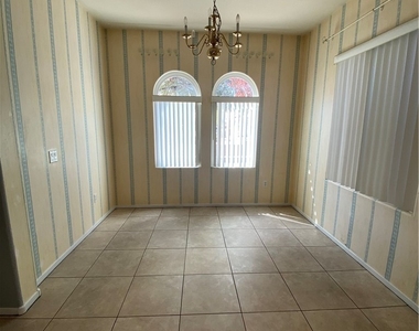 7242 Platinum Creek Street - Photo Thumbnail 6