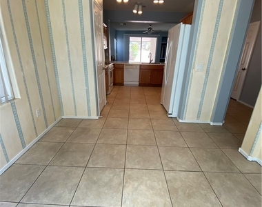 7242 Platinum Creek Street - Photo Thumbnail 5