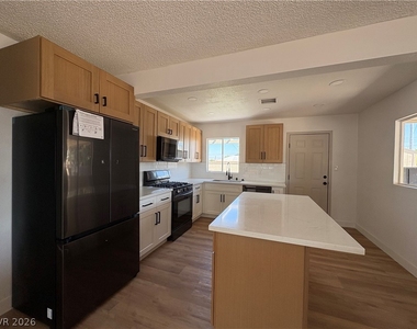 148 Fir Street - Photo Thumbnail 1